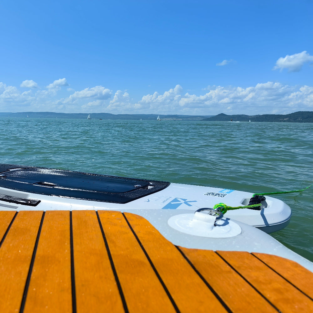 Vízi élménycsomag – 1 Jetboard és 1 úszóplatform (4×2 m) bérlés 1 napra