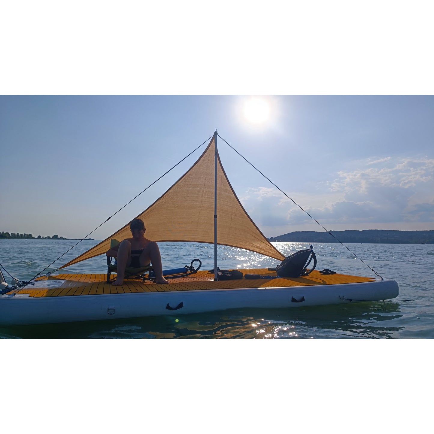 BalatonFloat 4x2 Meter - Fürdőplatform, úszóstég és úszósziget napvitorlával a kényelmes pihenéshez.