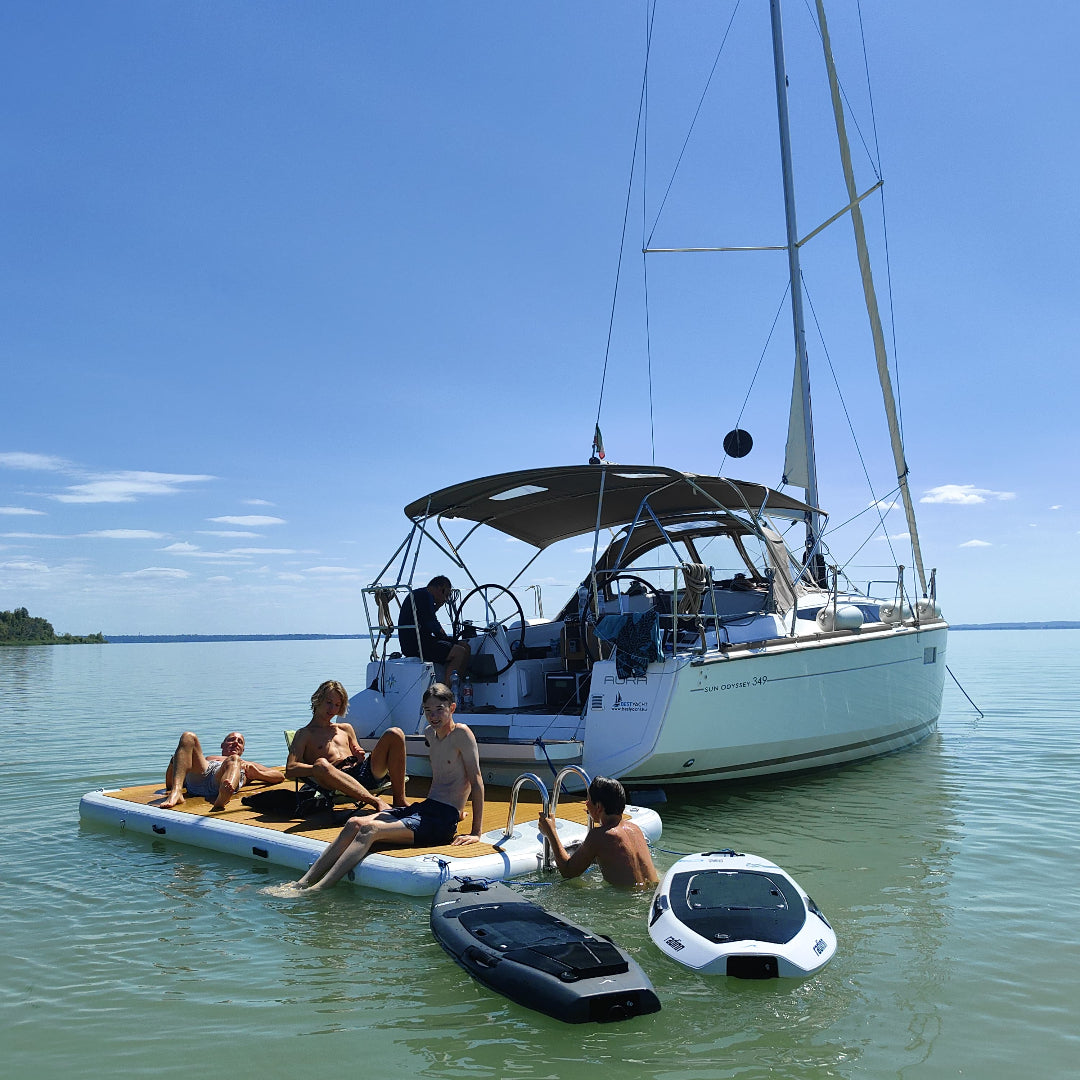 14 napos bérlés: BalatonFloat (4×2 m) – a saját szigeted a vízen