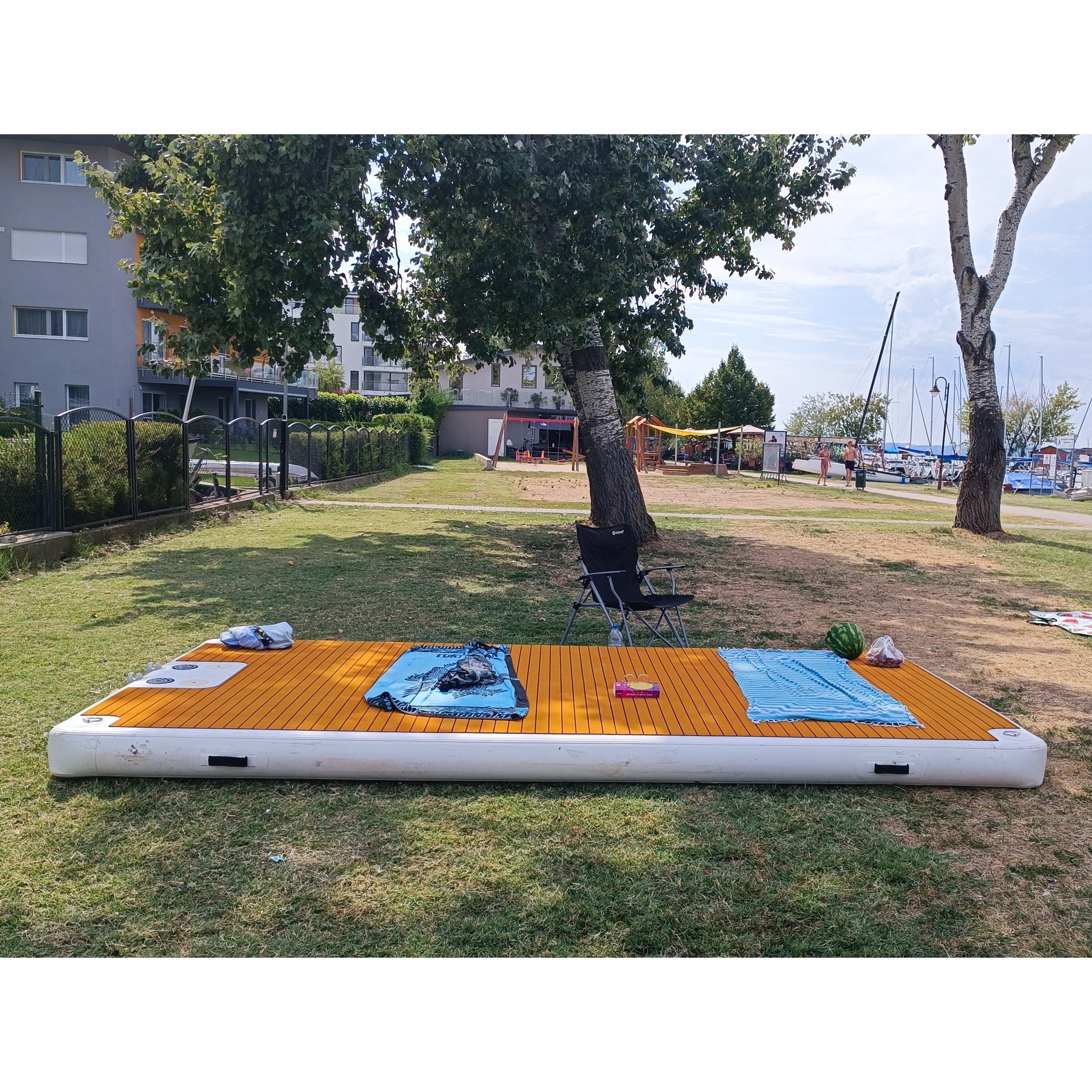 BalatonFloat 4x2 m - Fürdőplatform, úszóstég és úszósziget, kényelmes használatra strandokon.
